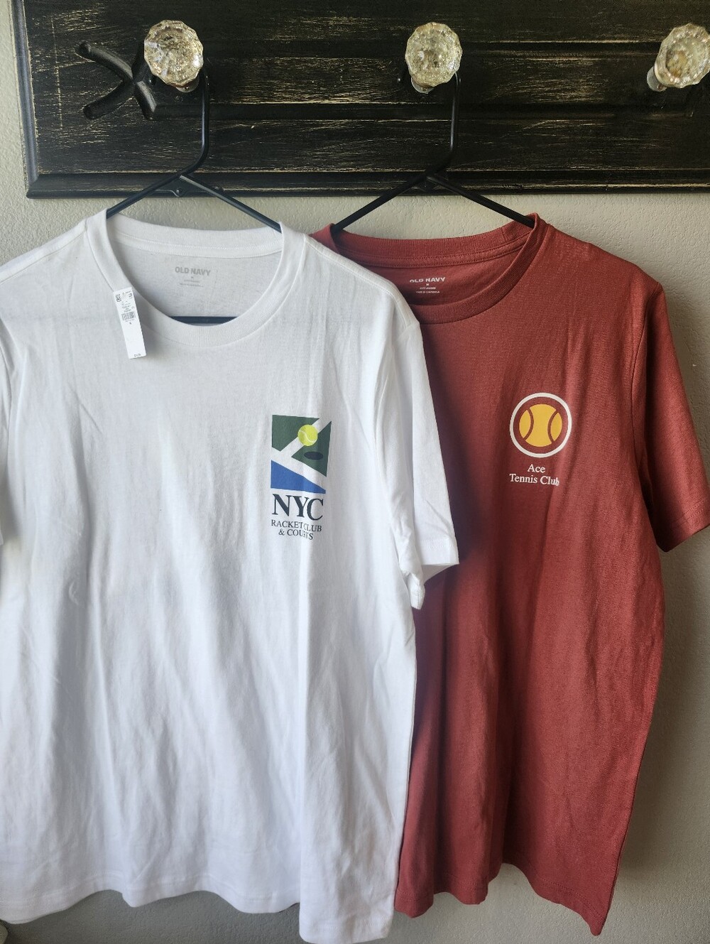 Old Navy Men’s Rust Red Ace Tennis Club And White New York Tennis Tshirt